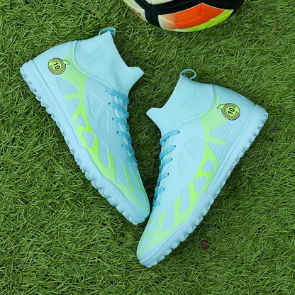 Kevin | Unisex football boots with spikes