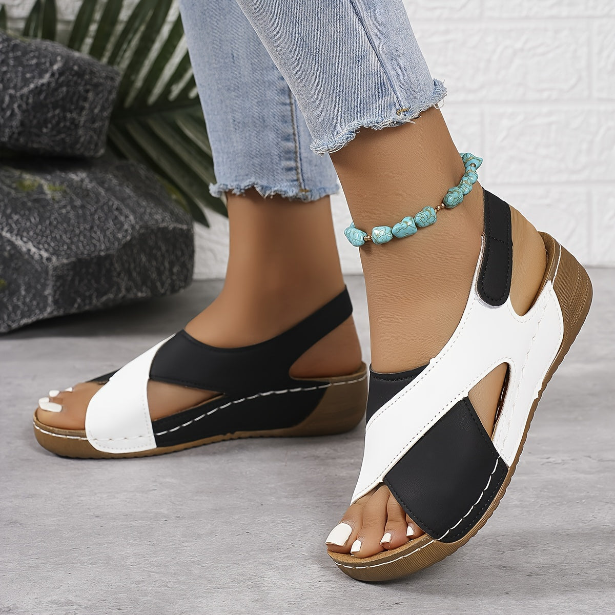 Livia | Comfortable and versatile women's sandals 5