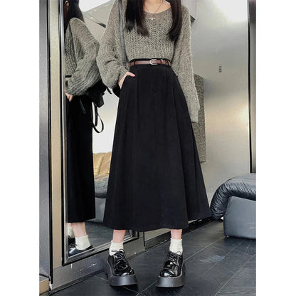 Mara | Black Midi Skirt – Comfortable, Pleated & Elegant 0