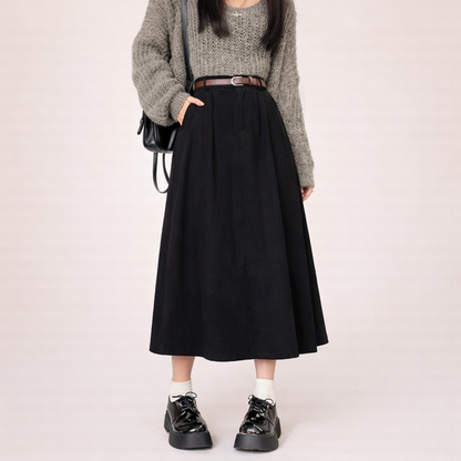 Mara | Black Midi Skirt – Comfortable, Pleated & Elegant 7