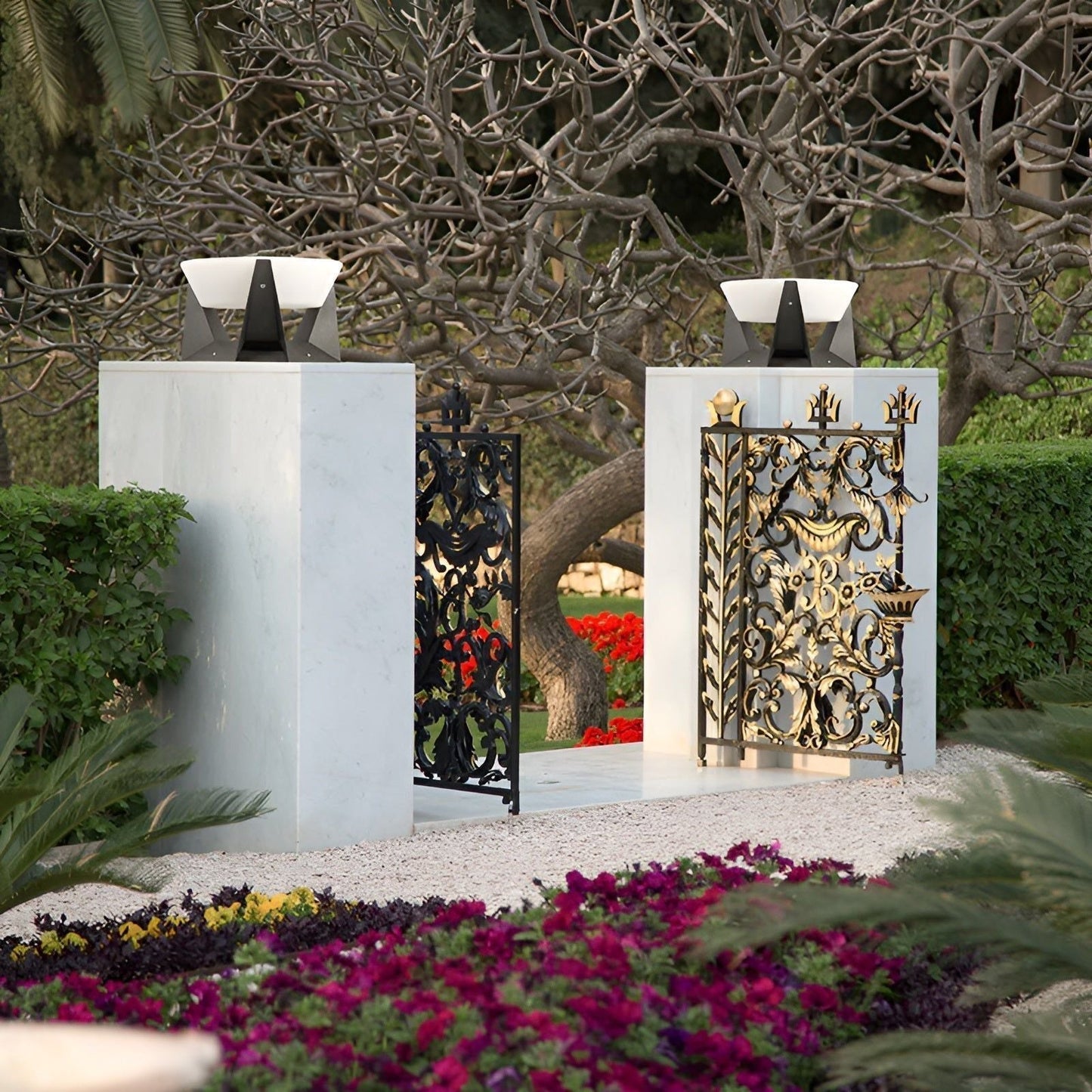 Outdoor Solar Powered Japanese Style Lamp