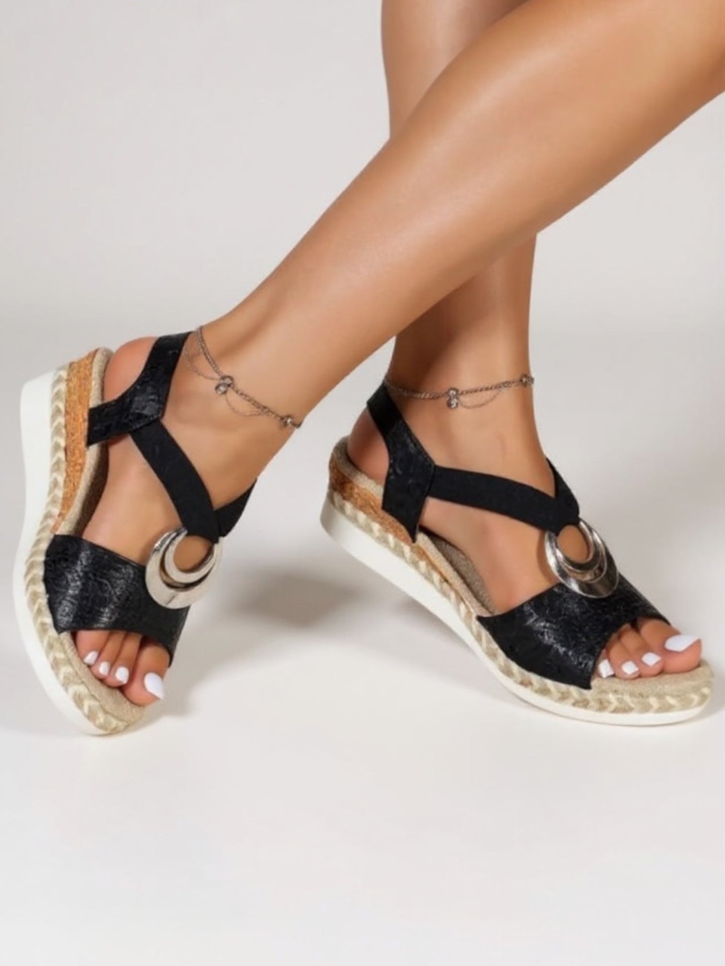 Comfortable Beach Crest Sandals