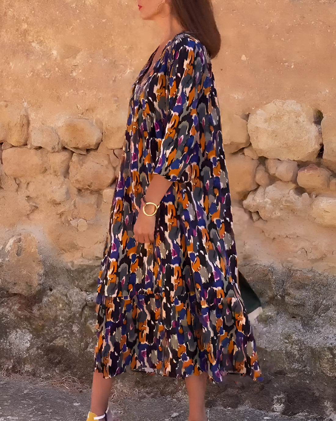 Maria | Chic V-Neck Midi Dress