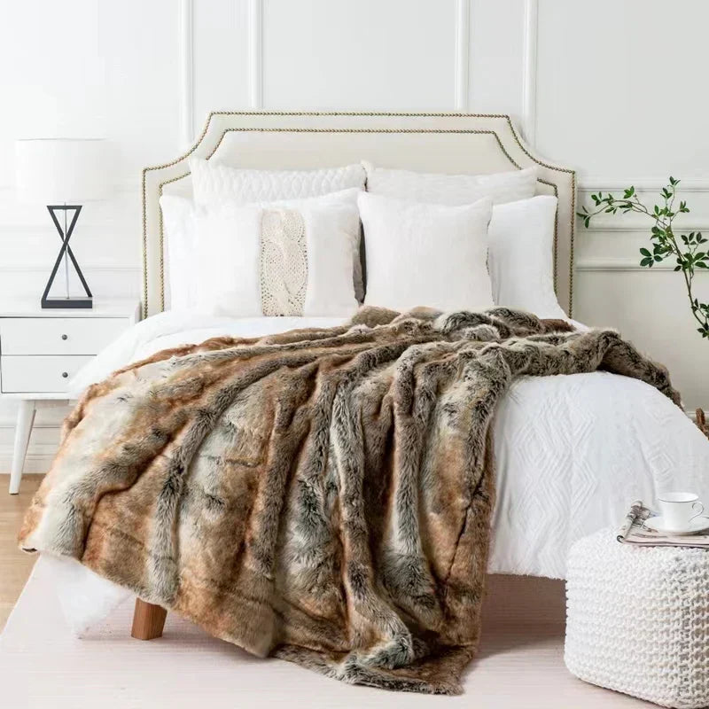Plush Faux Fur Blanket - Soft and Warm Throw