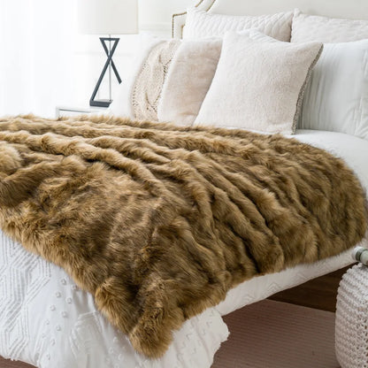 Plush Faux Fur Throw Blanket – Soft Cozy Home Decor