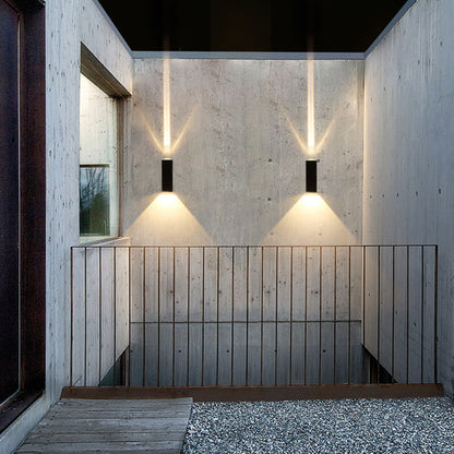 Weatherproof LED Exterior Wall Lamp – Silver Aluminium Light