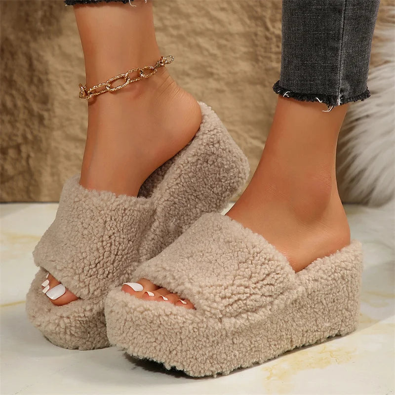 Comfortable Heeled Platform Sandals - Luxivelle
