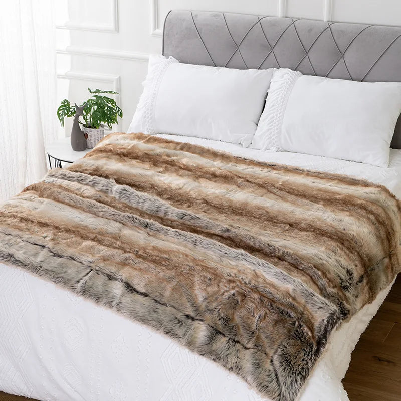 Plush Faux Fur Blanket - Soft and Warm Throw