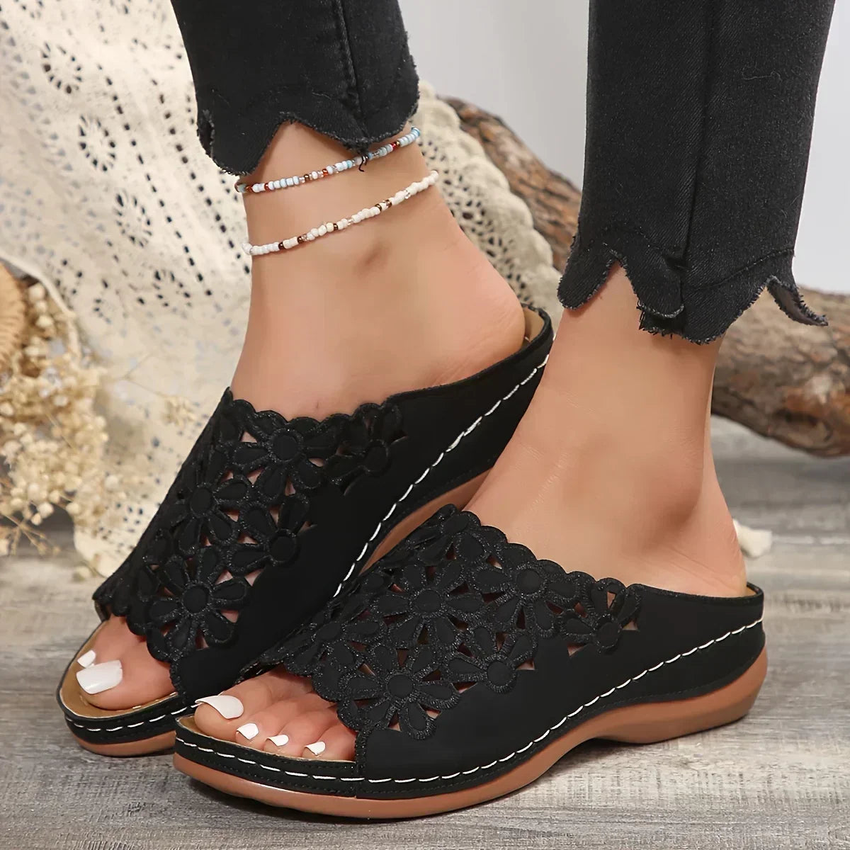 Pretty Flower Slide Sandals - Luxivelle