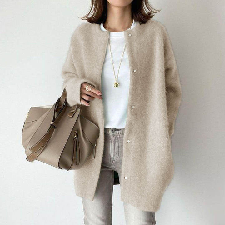 Soft Women's Wool Cable Knit Cardigan
