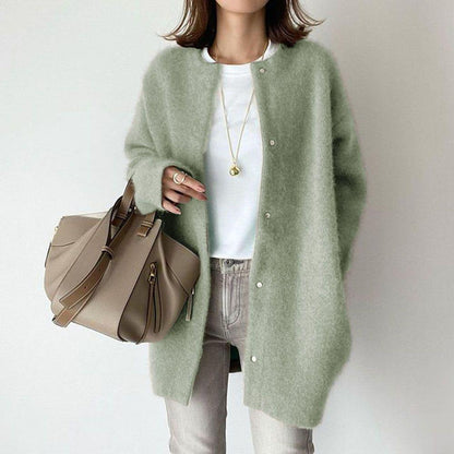 Soft Women's Wool Cable Knit Cardigan
