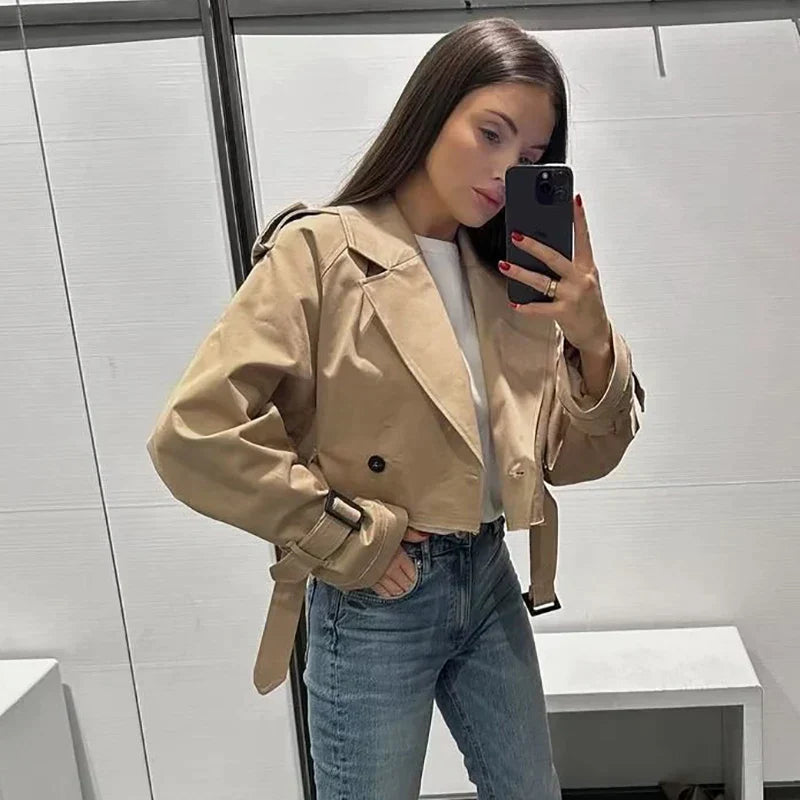 Stephanie | Elegant short trench coat