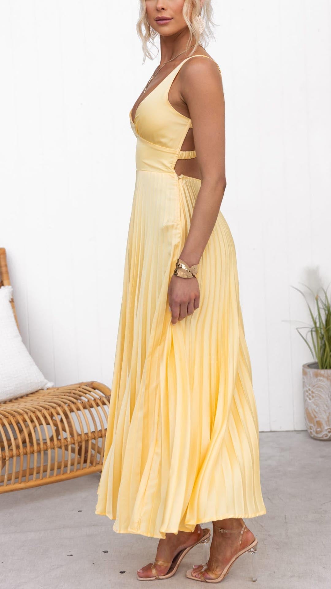 Beautiful Flowy V-Neck Maxi Dress