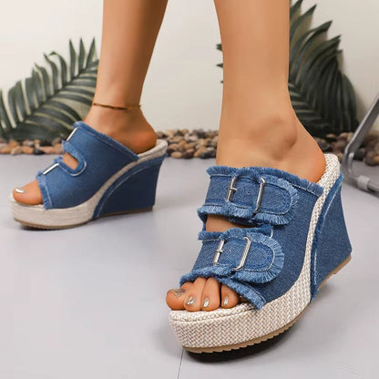 Fashionable High Heel Buckle Strap Sandals