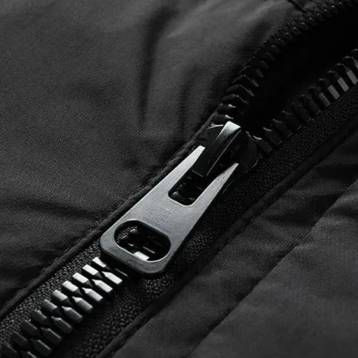 VogeLuxe | Men’s Boxy Waist-Length Puffer Jacket 4