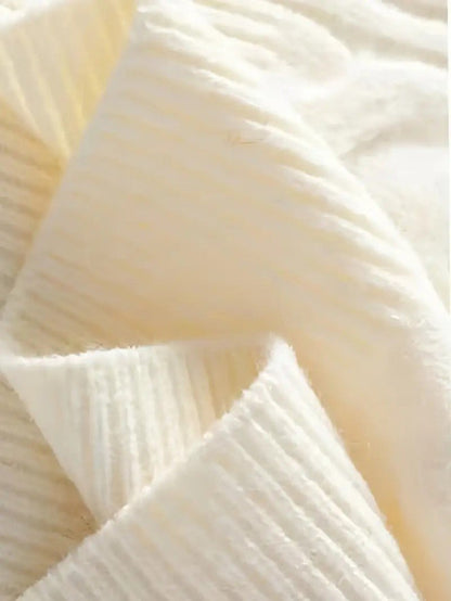 VogeLuxe | Men’s Christmas Cable Knit Sweater 4