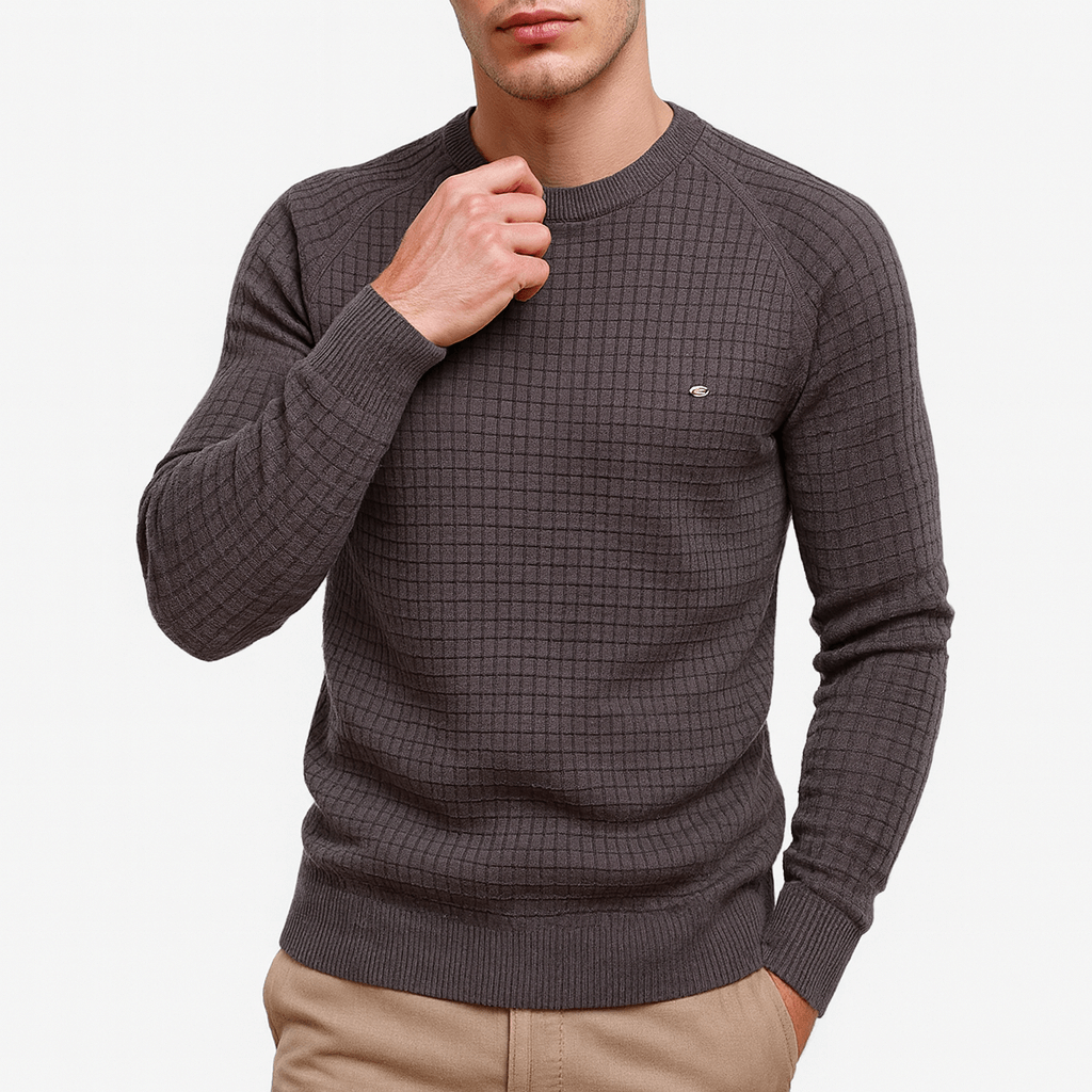 VogeLuxe | Men’s Classic Plaid Knit Sweater 3