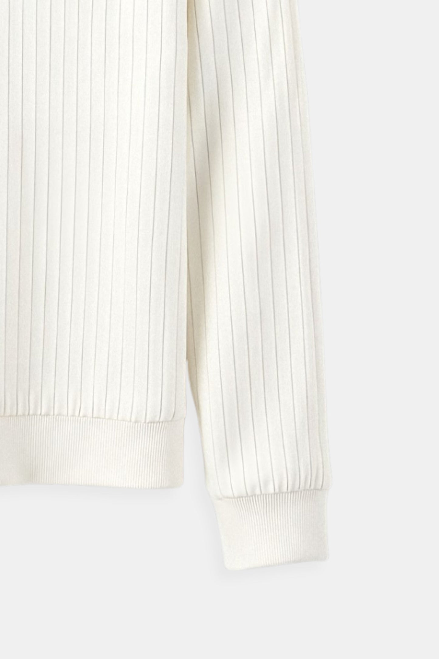 VogeLuxe | Men’s Classic Ribbed Knit Sweater 3