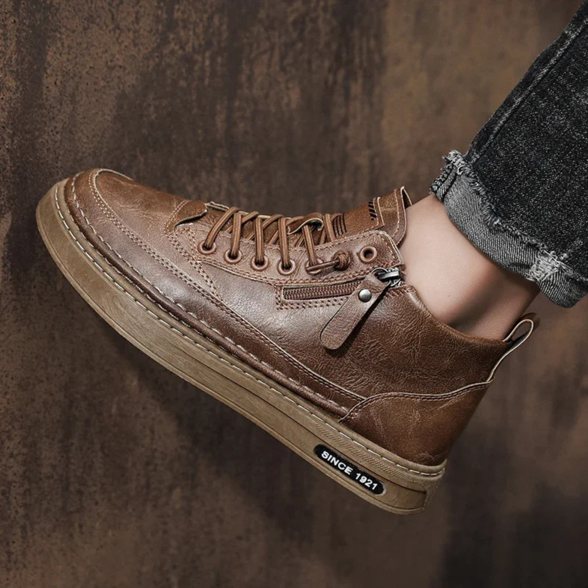 VogeLuxe | Men’s Leather High-Top Sneakers 4