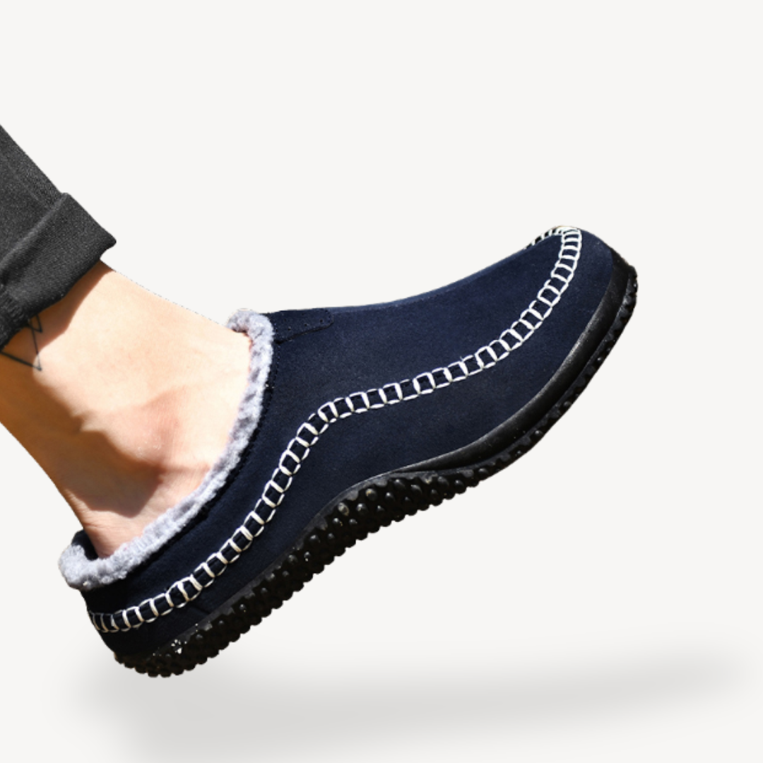 VogeLuxe | Men’s Plush Moccasin Slippers 1