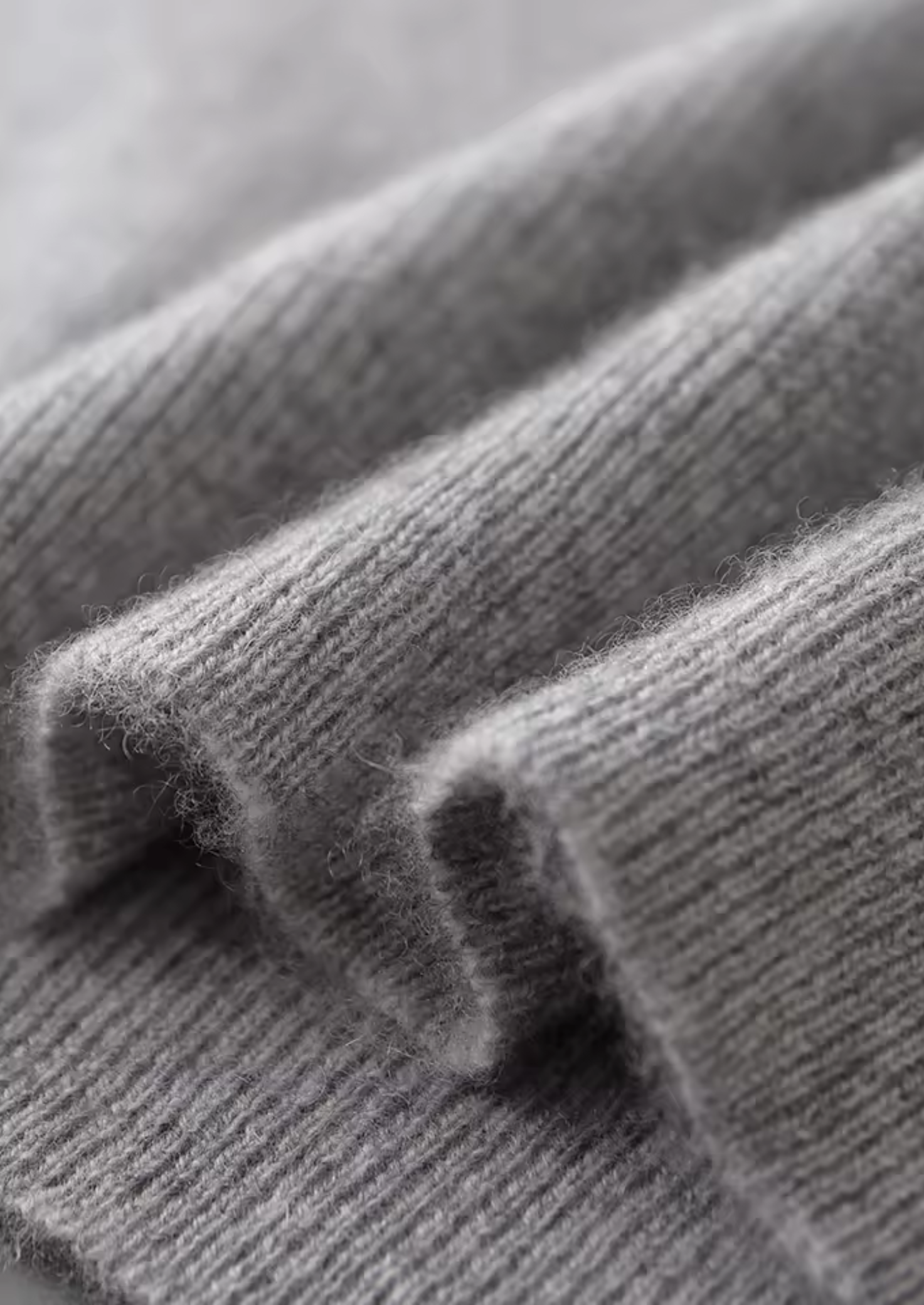 VogeLuxe | Men’s Ribbed Crewneck Sweater Vest 3