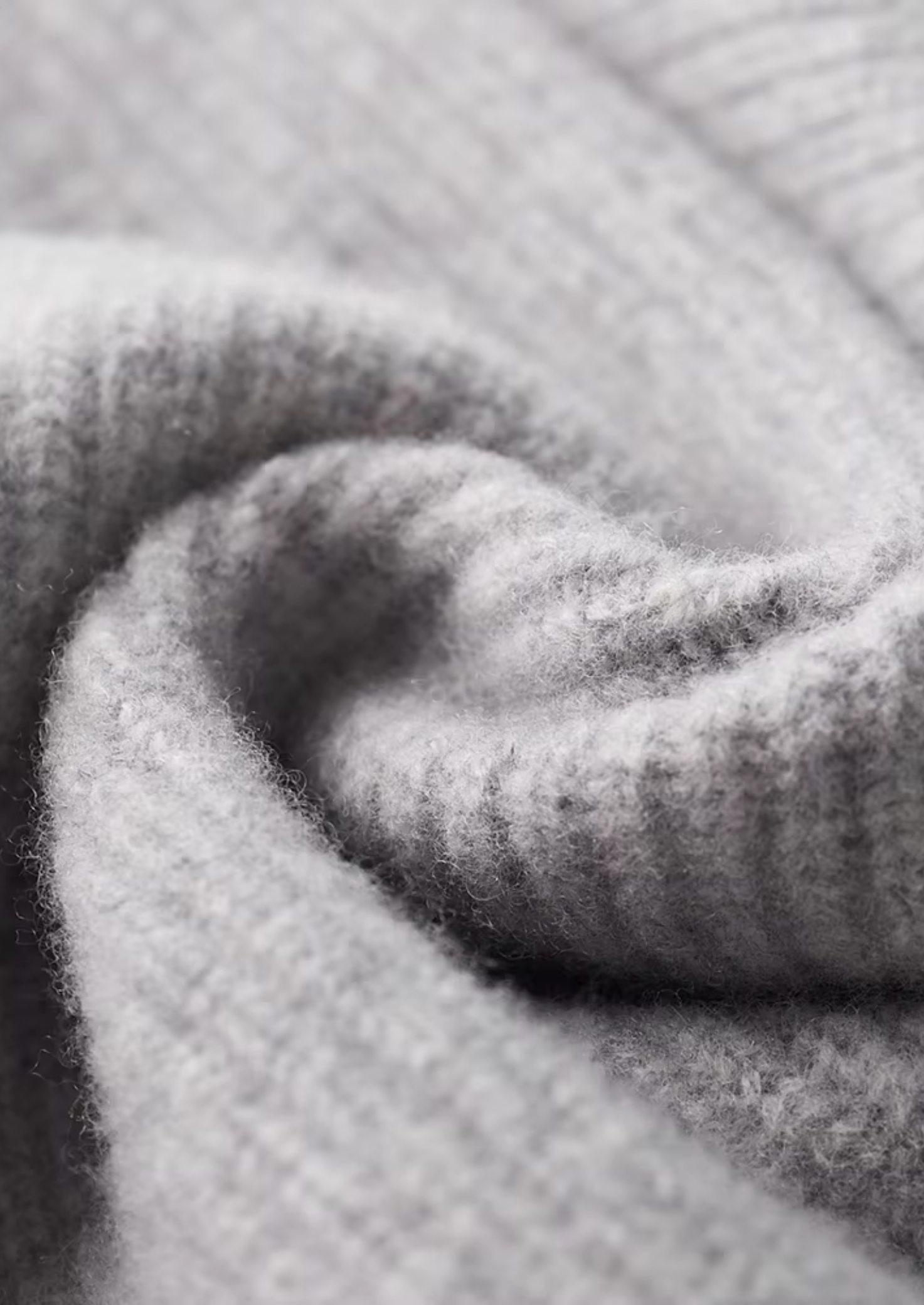 VogeLuxe | Men’s Ribbed Full-Zip Cardigan 4