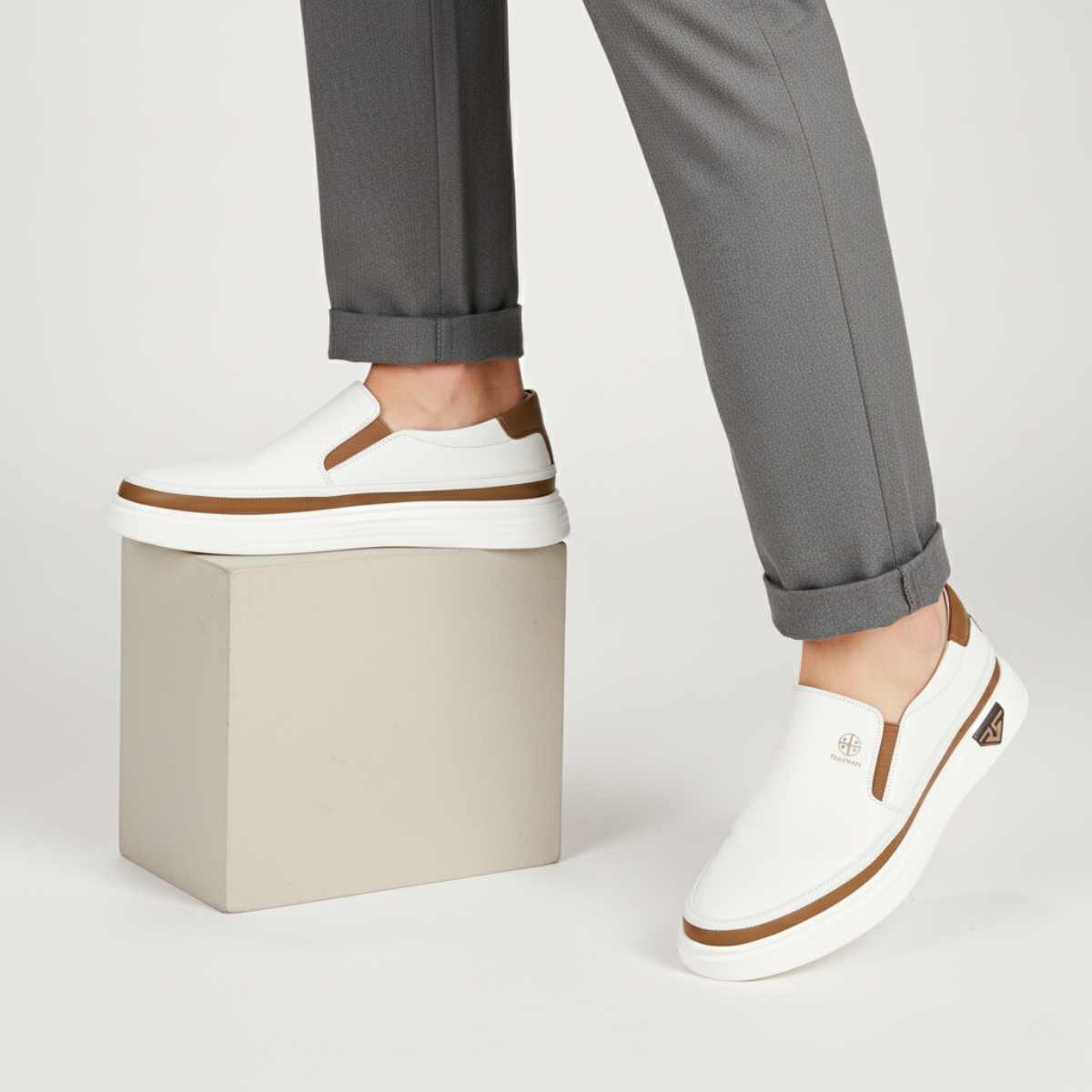 VogeLuxe | Men’s Slip-On Sneaker 1