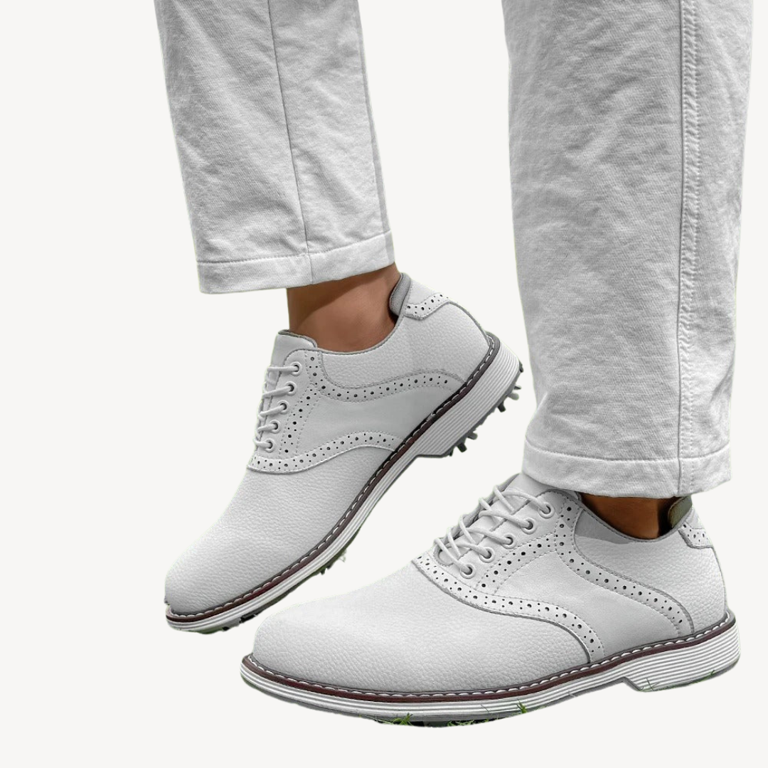 VogeLuxe | Men’s Spiked Golf Sneakers 1