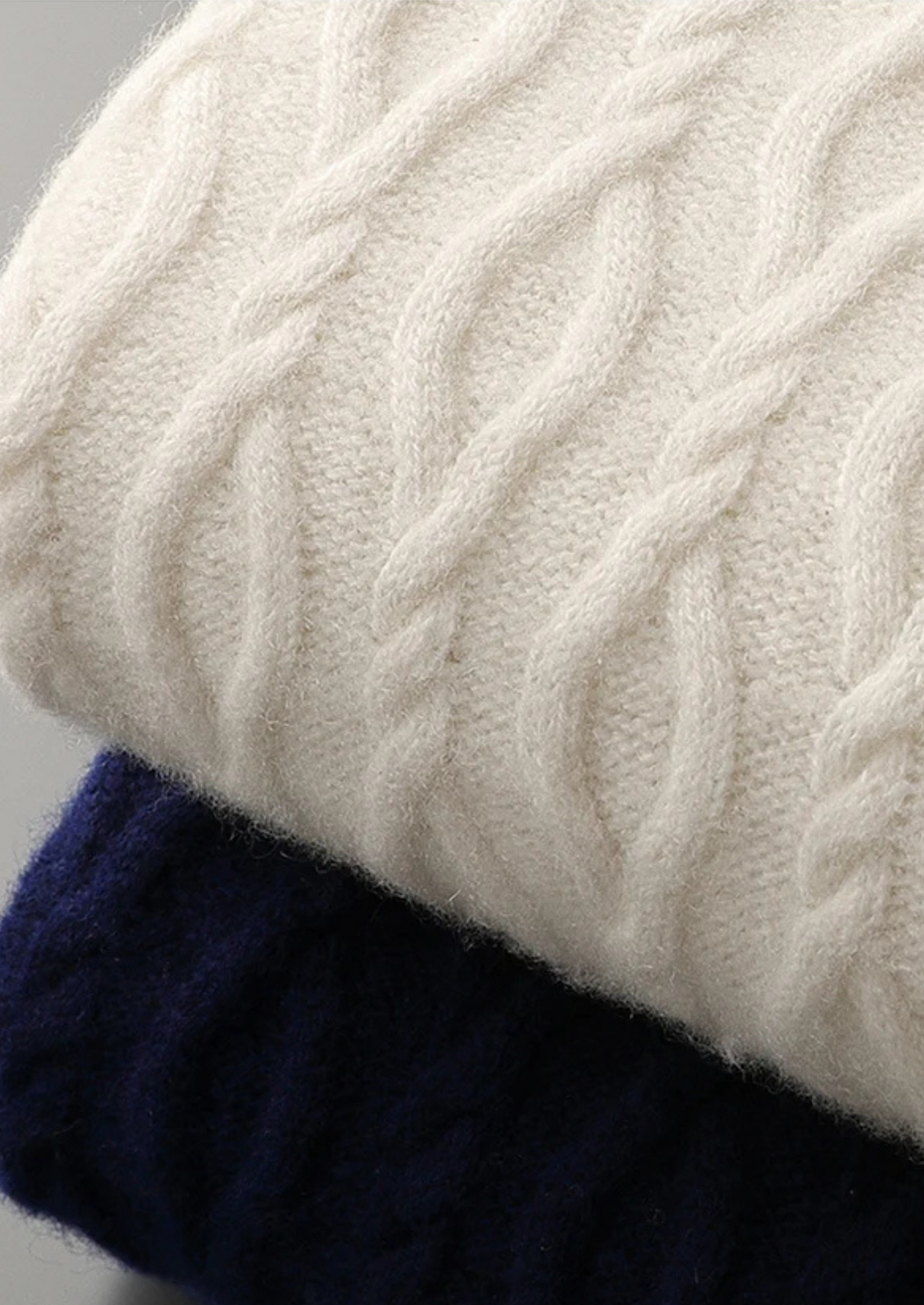 VogeLuxe | Men’s Textured Crewneck Pullover with Contrast Stripes 2