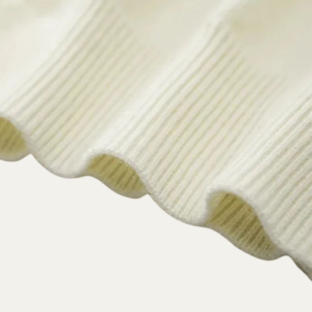 VogeLuxe | Men’s Textured Fleece Quarter-Zip Sweater 4