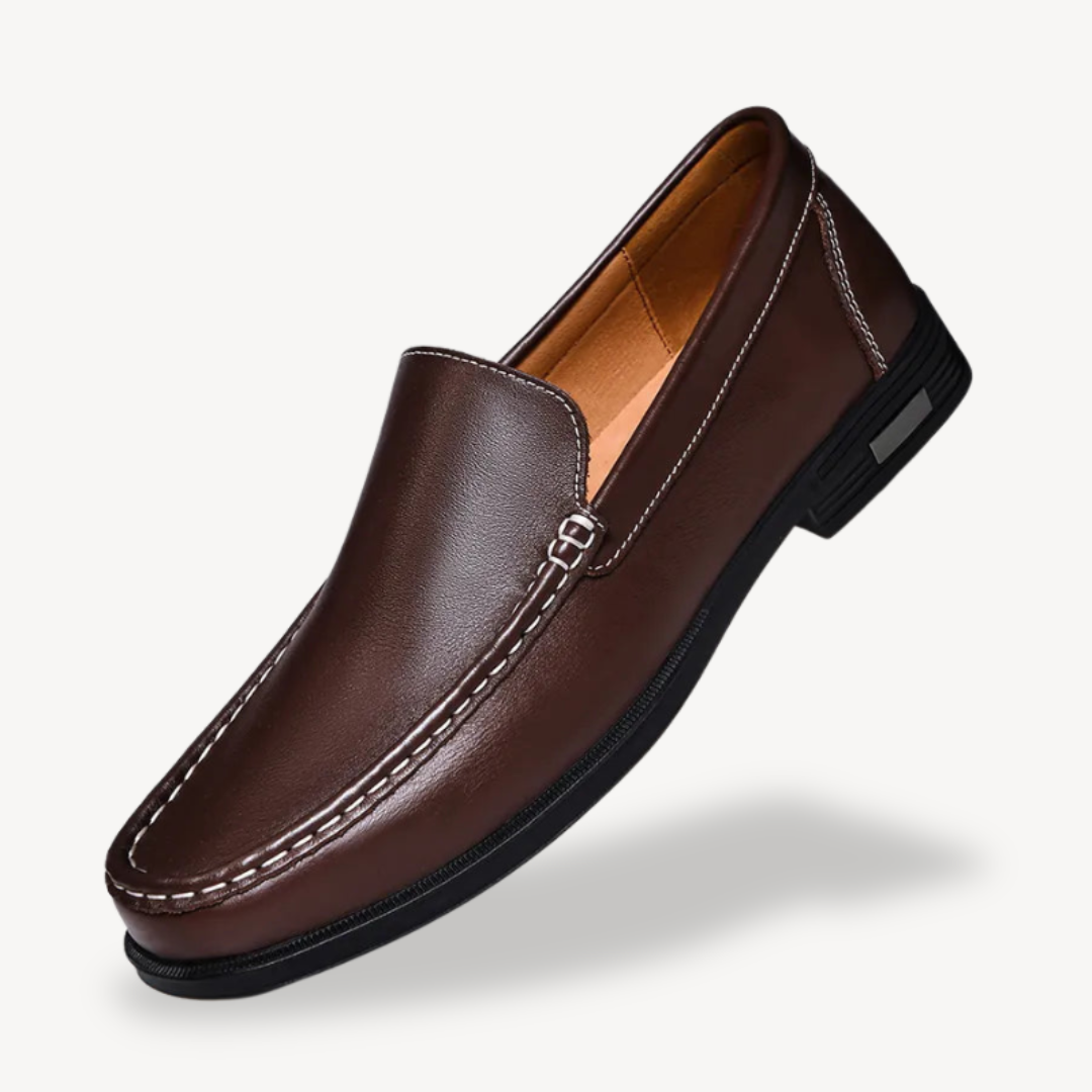 VogeLuxe | Men’s Timeless Moc Toe Loafers 3