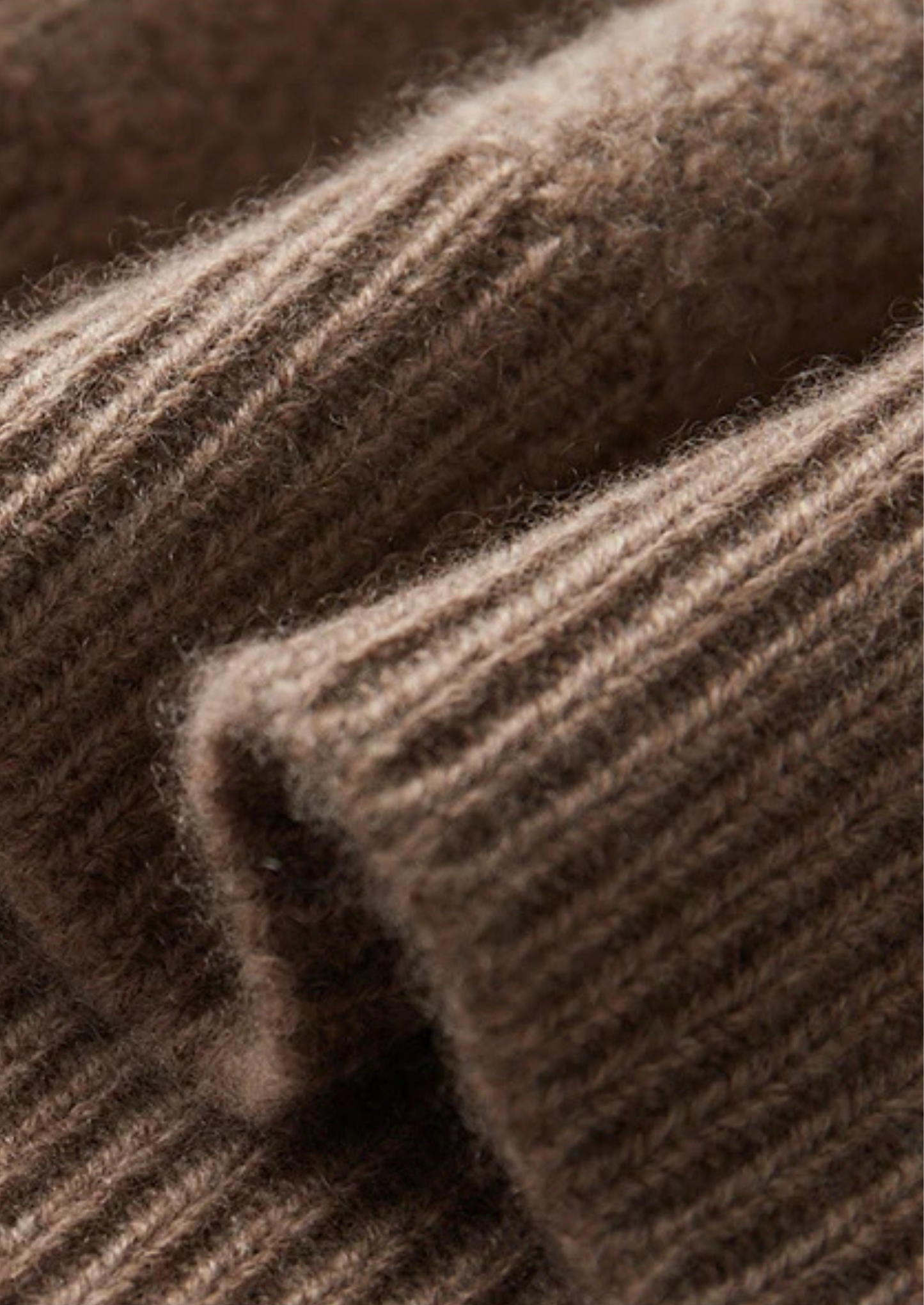 VogeLuxe | Men’s Warm Cable-Knit Crewneck Sweater 6