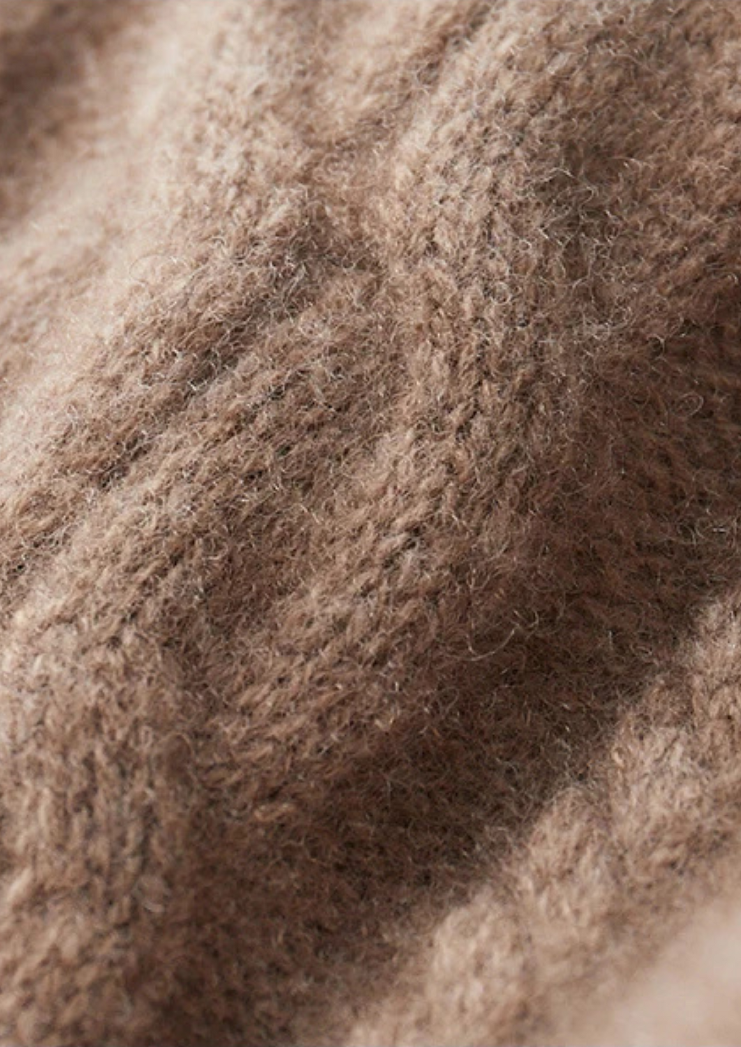 VogeLuxe | Men’s Warm Cable-Knit Crewneck Sweater 7