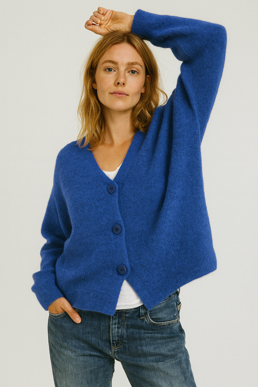 VogeLuxe | Women’s Classic Cropped Cardigan 1