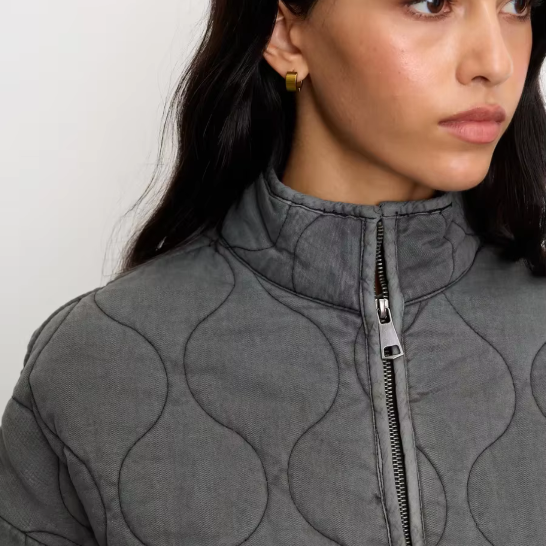 VogeLuxe | Women’s Diamond Pattern Winter Jacket 2