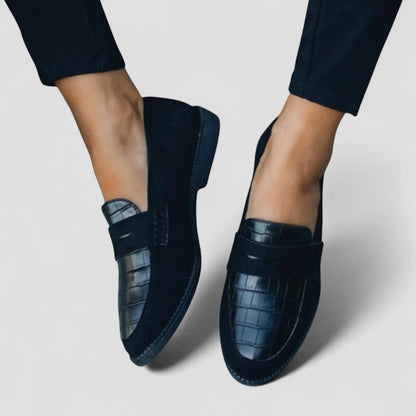 VogeLuxe | Women’s Vintage Cowhide Flats 0