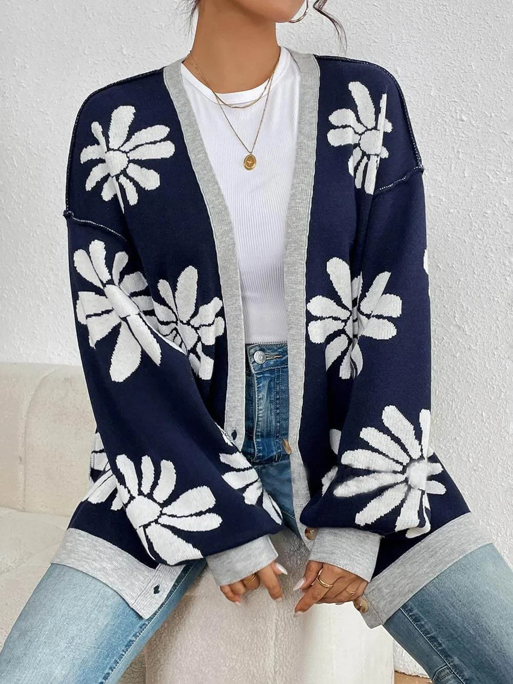 Relaxed Fit Women's Knit Cardigan Floral Pattern