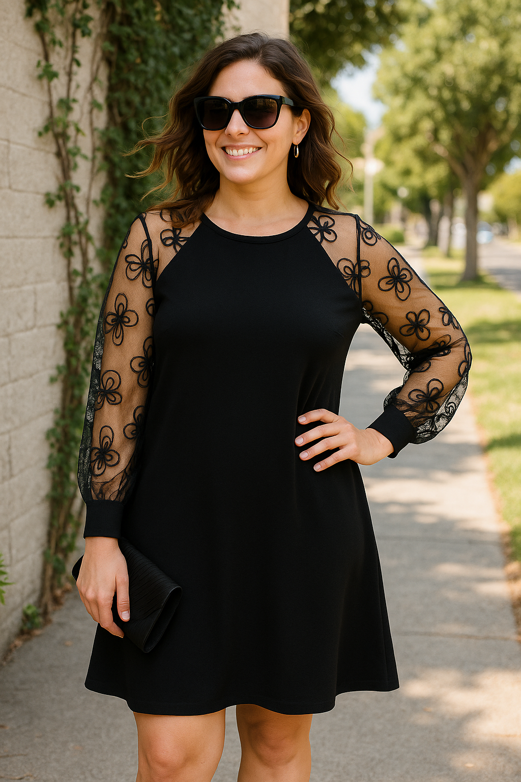 Elegant Lace Evening Dress with Delicate Sleeves
