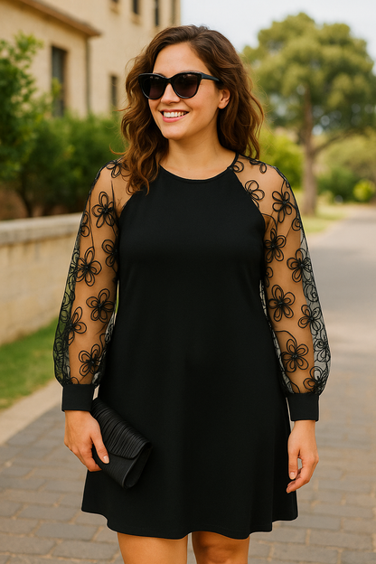 Elegant Lace Evening Dress with Delicate Sleeves - Luxivelle