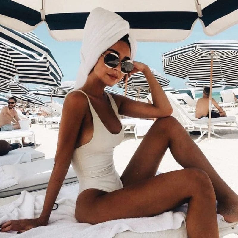Classic Women's Scoop Neck Swimsuit