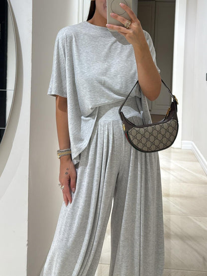 Relaxed Fit Blouse and Loose Pants Outfit