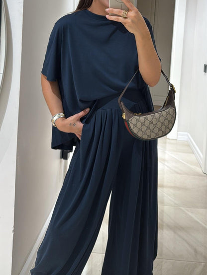 Relaxed Fit Blouse and Loose Pants Outfit