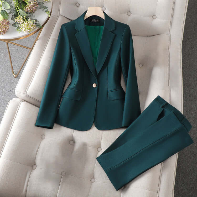 Classic Fit Women's Suit Jacket and Trousers - Luxivelle