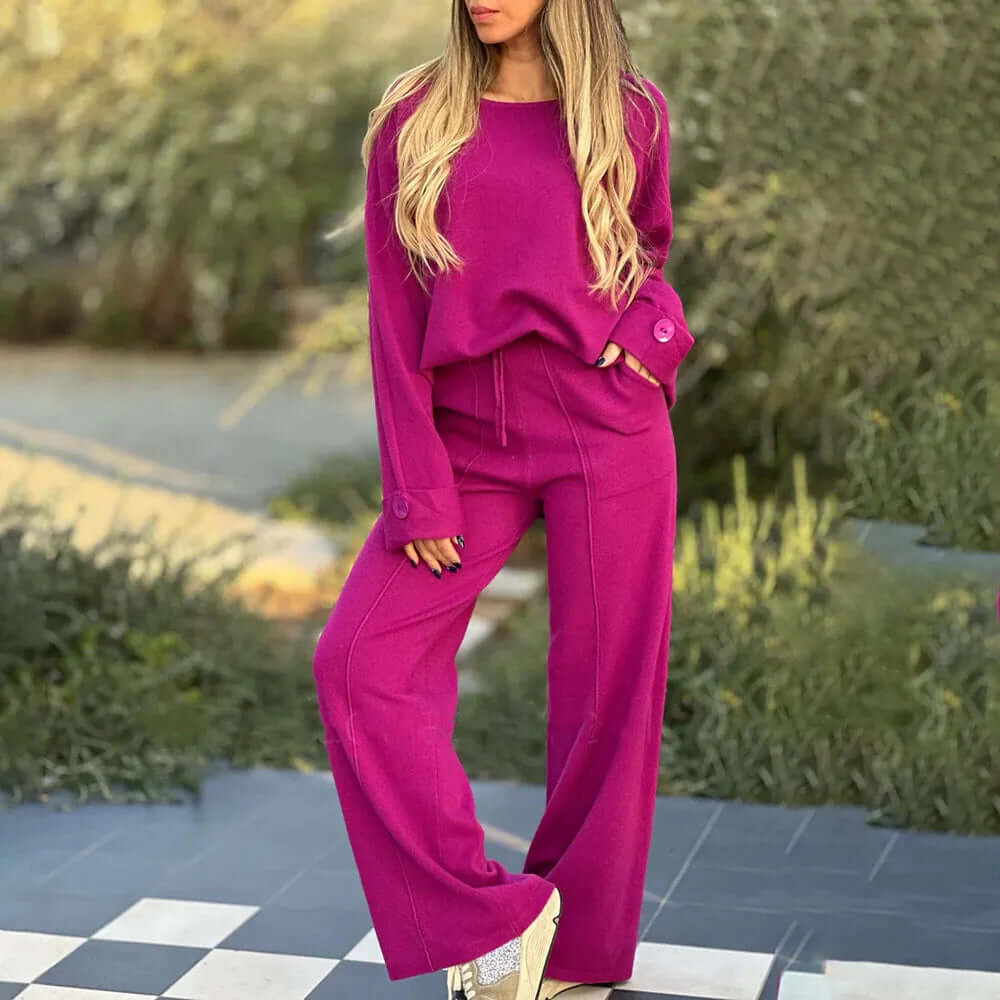 Ladies' 2-Piece Outfit - Comfortable & Chic