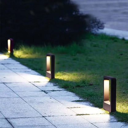 Bright Solar Powered Garden Spotlight 15W - Luxivelle