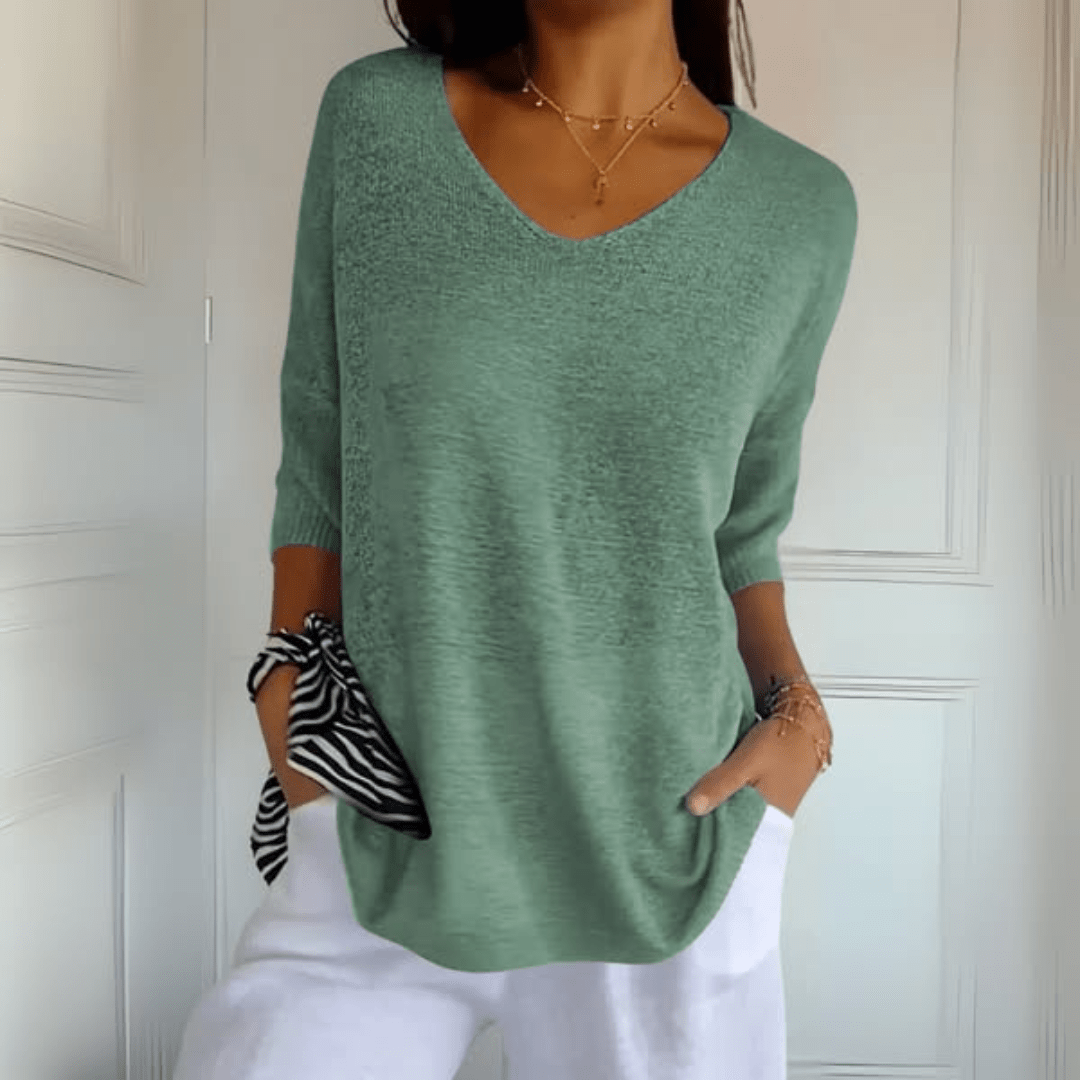 Isla | Knitted top with V-neck