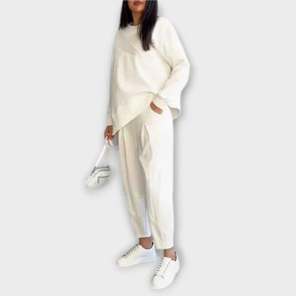 Comfortable 2 Piece Women's Outfit