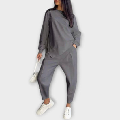 Comfortable 2 Piece Women's Outfit