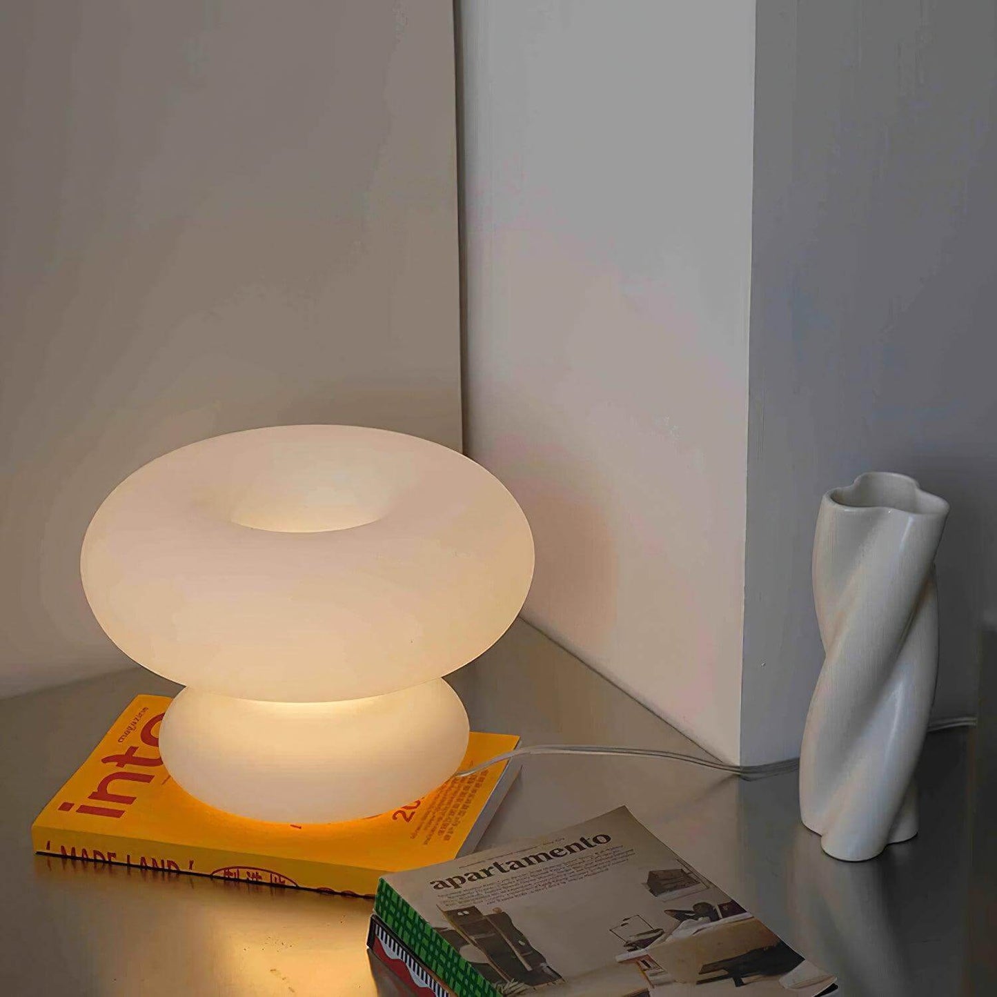 Stylish Metal Base Round Desk Lamp