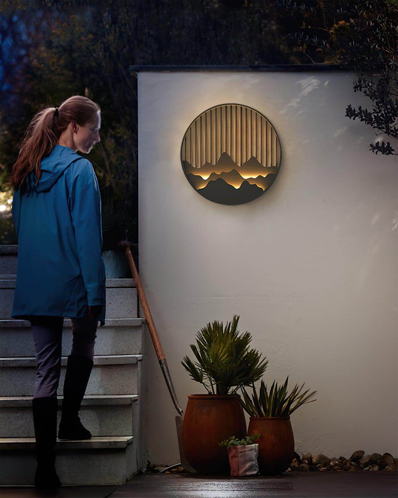 Rustic Outdoor LED Wall Lamp with Nature Design